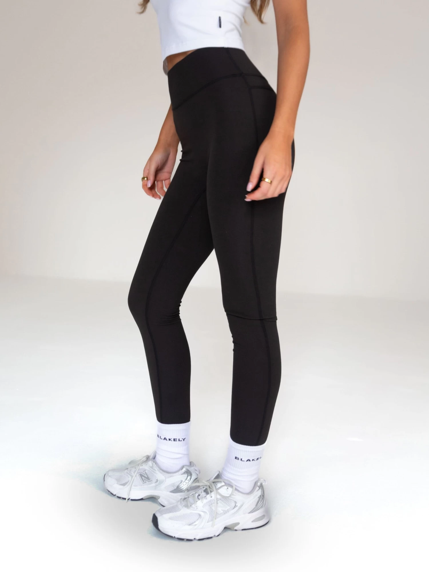 Sofia Soft Leggings - Black 6 Sofia Soft Leggings - Black - Image 4