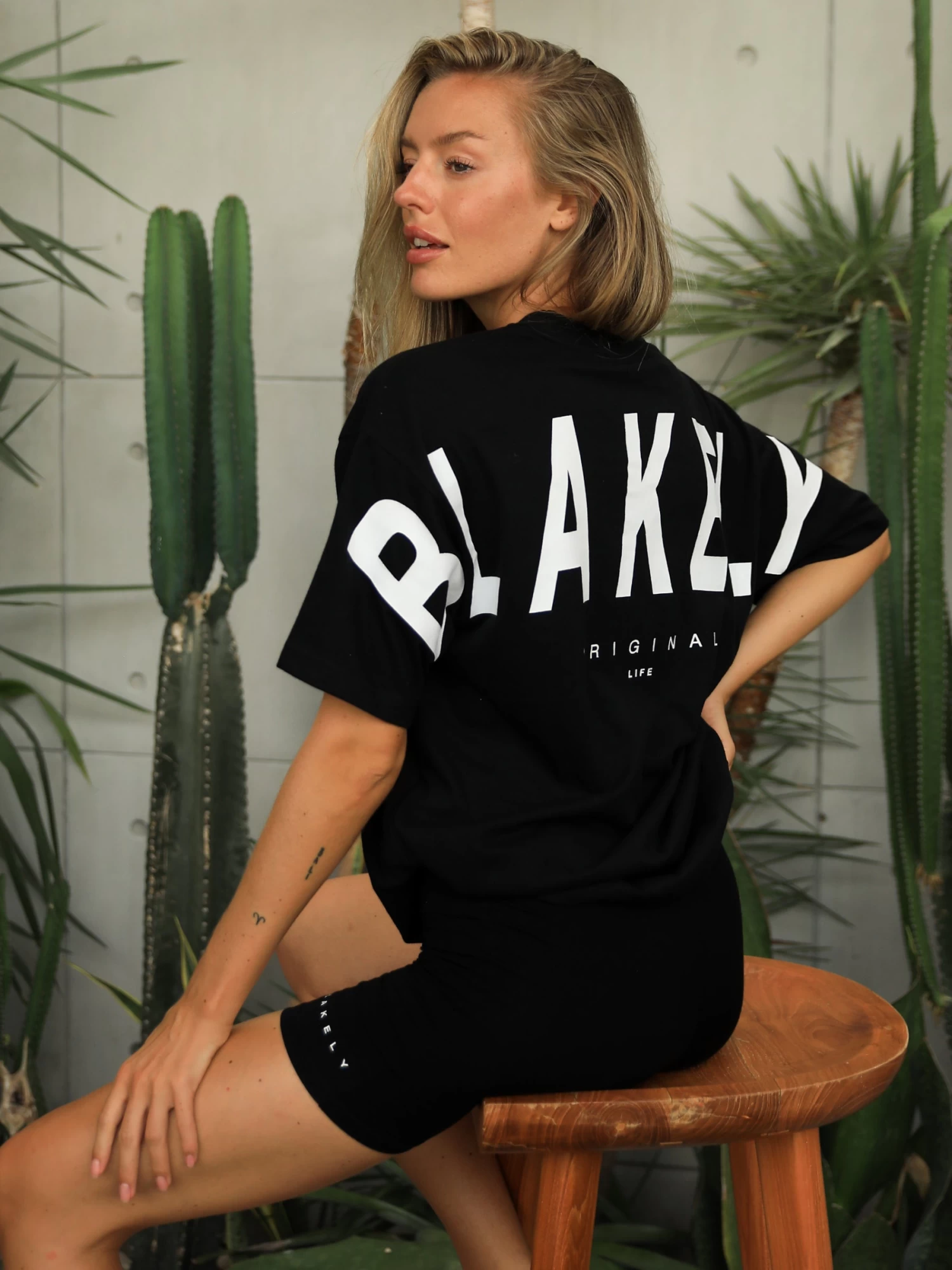 Isabel Oversized T-Shirt - Black 3 Isabel Oversized T-Shirt - Black