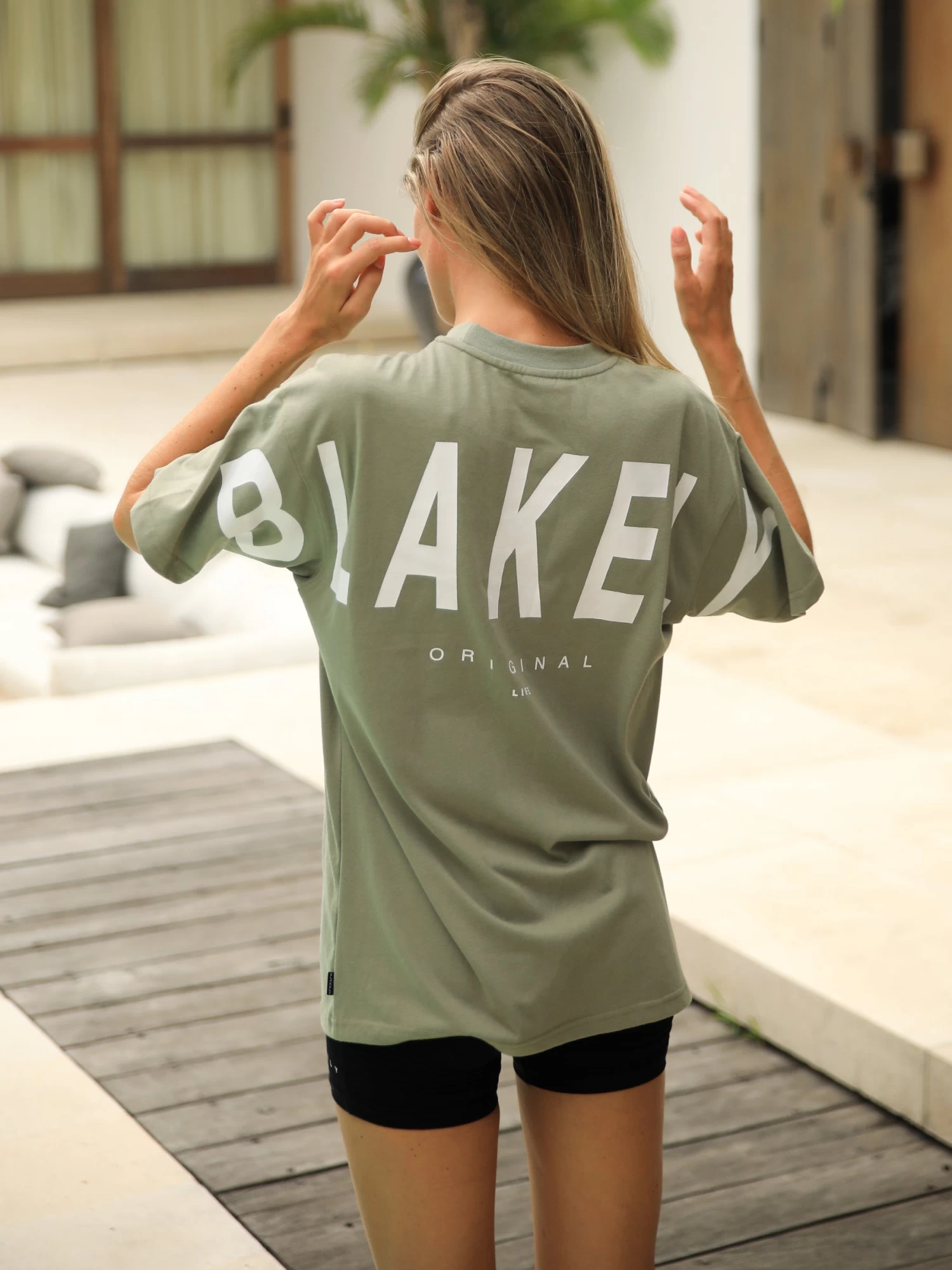 Isabel Oversized T-Shirt - Olive 3 Isabel Oversized T-Shirt - Olive