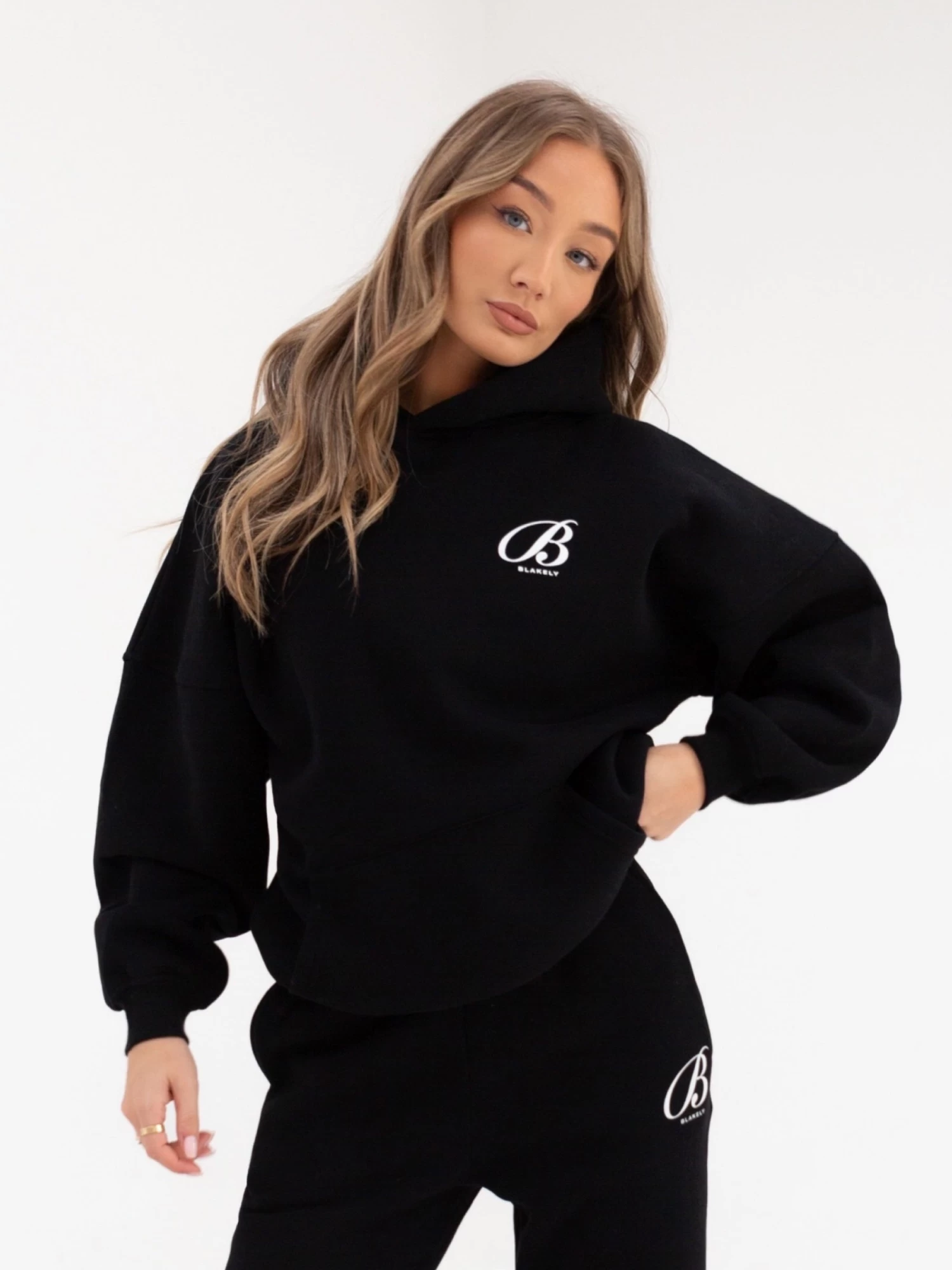 Vita Oversized Hoodie - Black 3 Vita Oversized Hoodie - Black