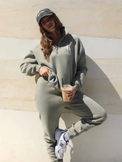 Studio Sweatpants - Olive 11 Studio Sweatpants - Olive -Trend Wear Sales 218LAOlive09D 498eb8e8 5b53 4555 a58b 046ed5aa9f00