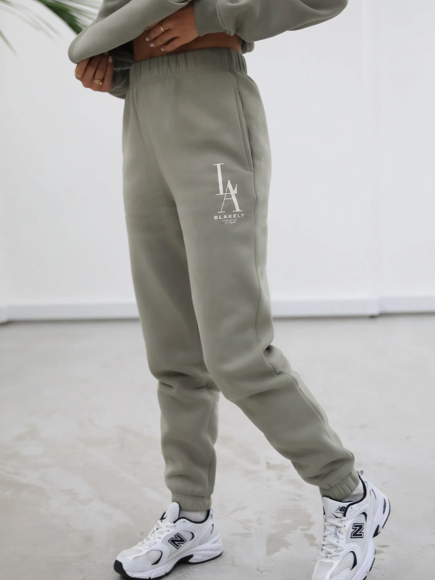 Studio Sweatpants - Olive 3 Studio Sweatpants - Olive