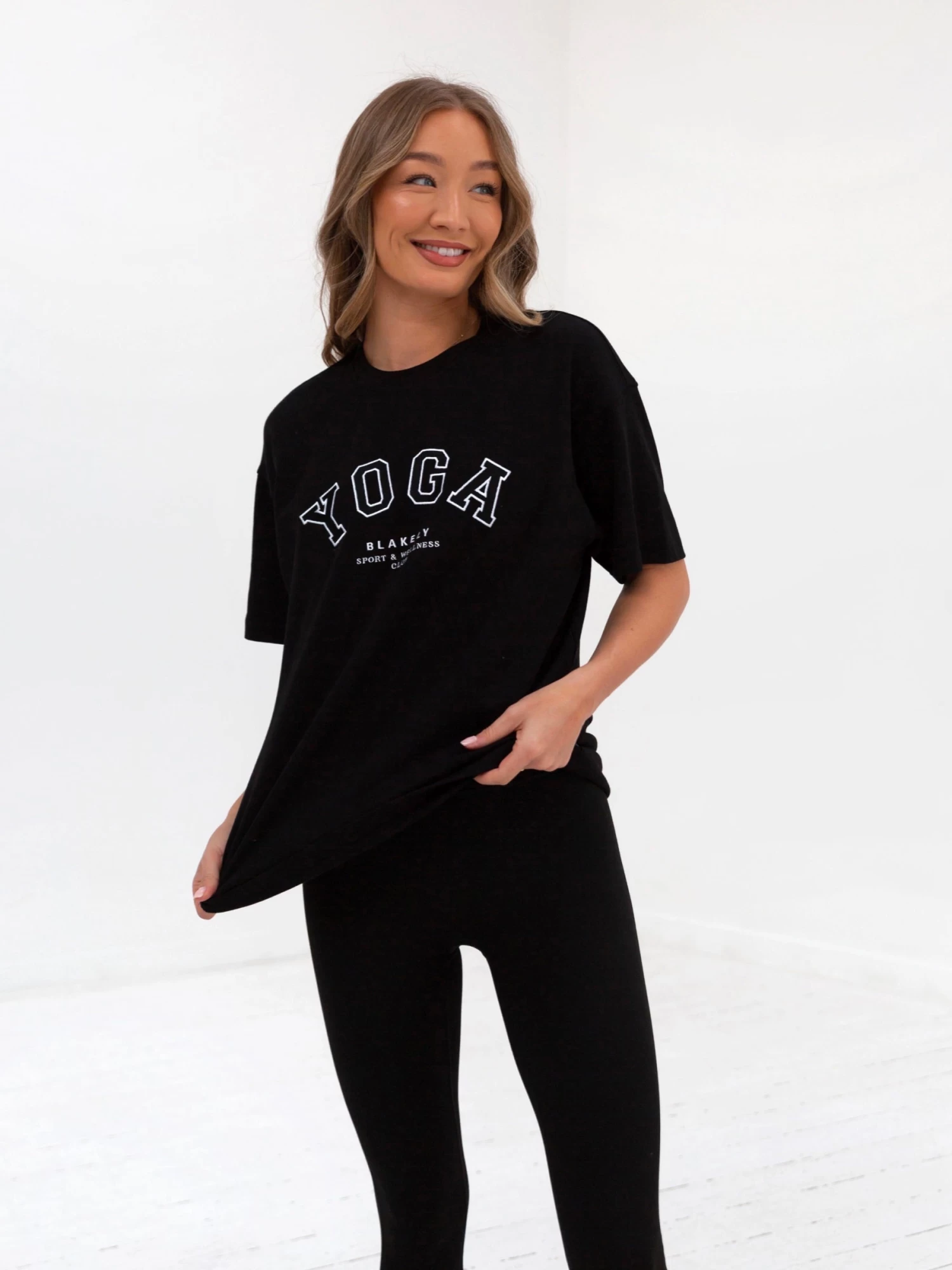 Yoga Oversized T-Shirt - Black 5 Yoga Oversized T-Shirt - Black - Image 3