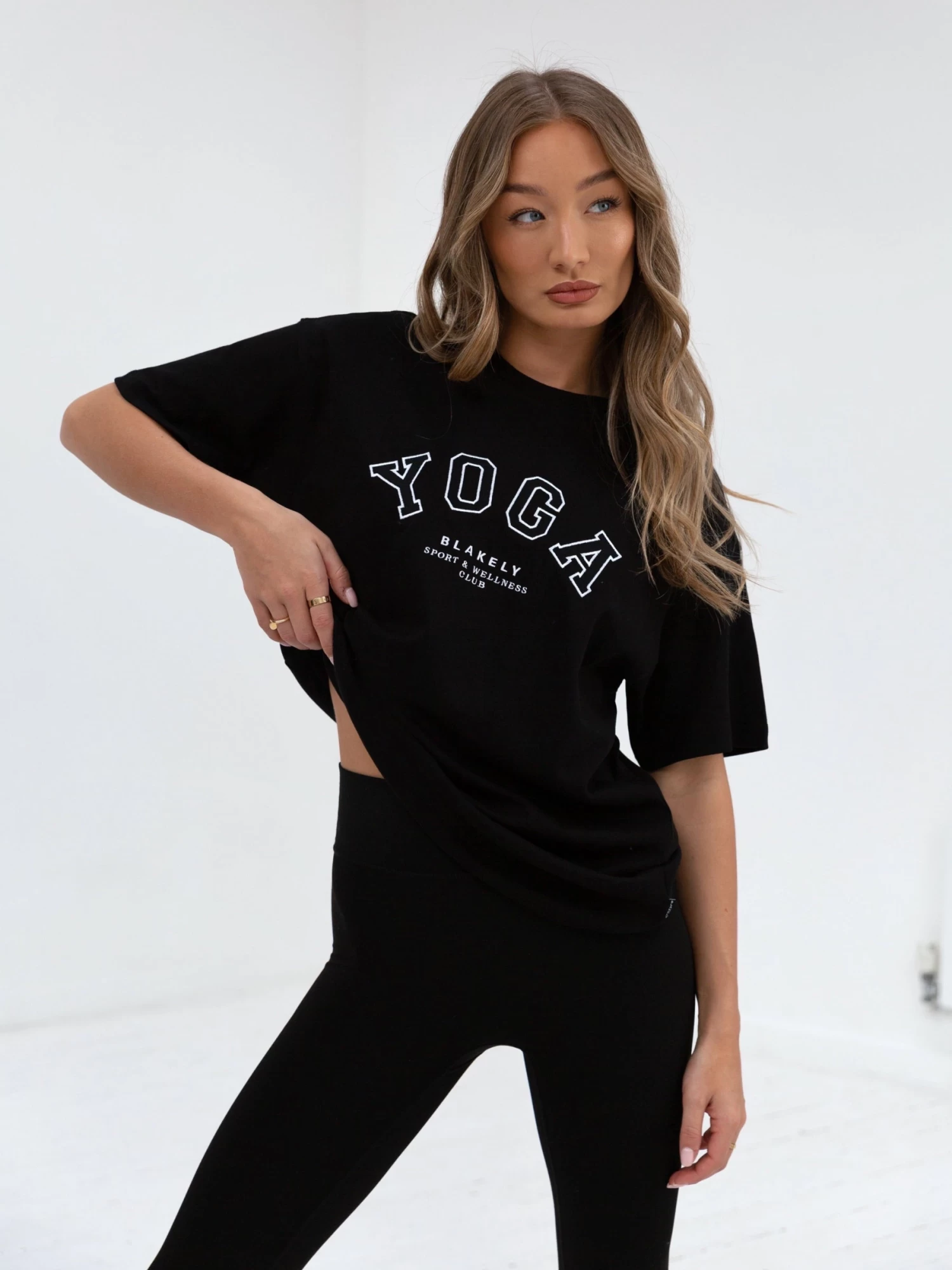 Yoga Oversized T-Shirt - Black 7 Yoga Oversized T-Shirt - Black - Image 5