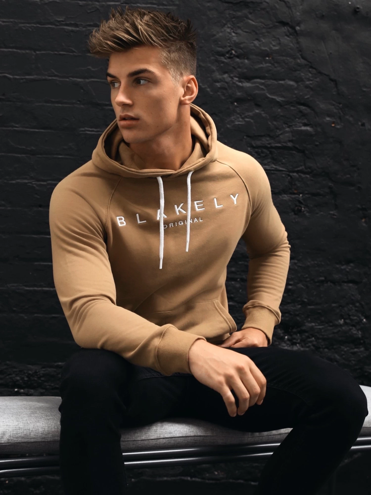 Varamero Hoodie - Golden 3 Varamero Hoodie - Golden