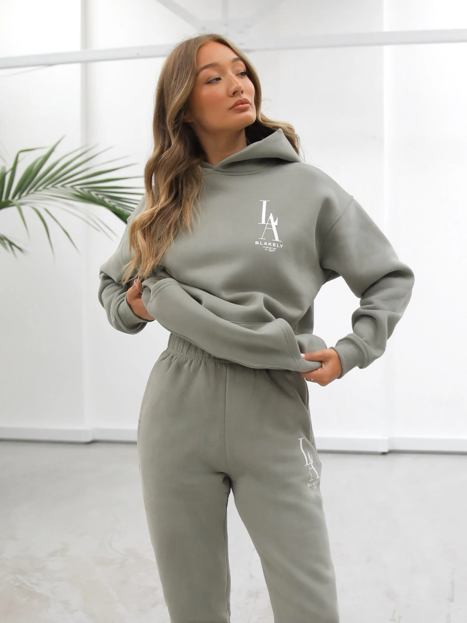 Studio Oversized Hoodie - Olive 7 Studio Oversized Hoodie - Olive - Image 5