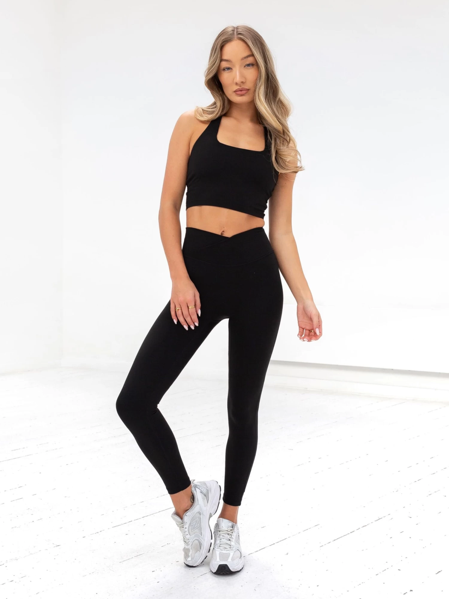 Studio Crossover Leggings - Black 5 Studio Crossover Leggings - Black - Image 3
