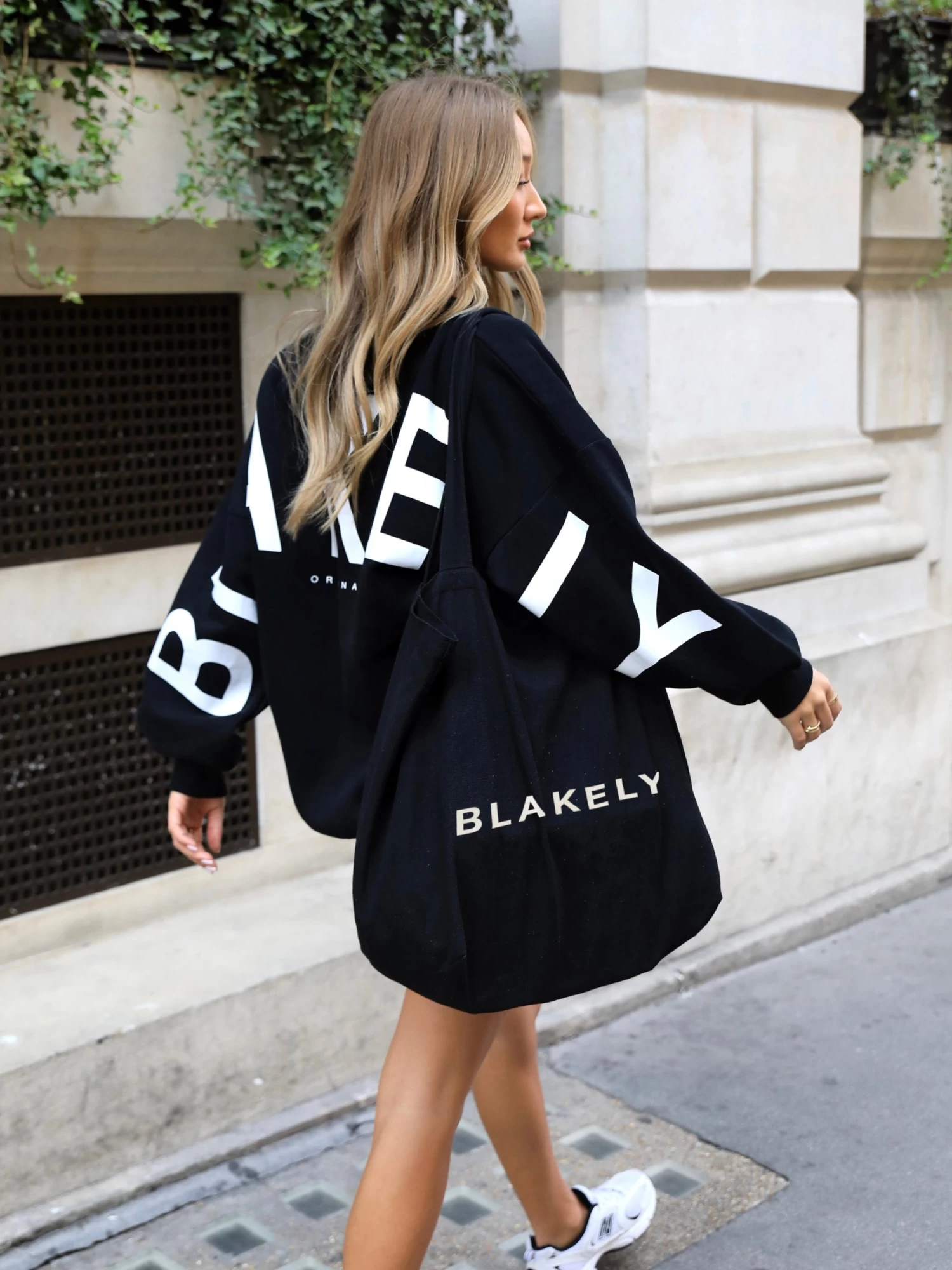 Weekend Tote - Black 4 Weekend Tote - Black - Image 2